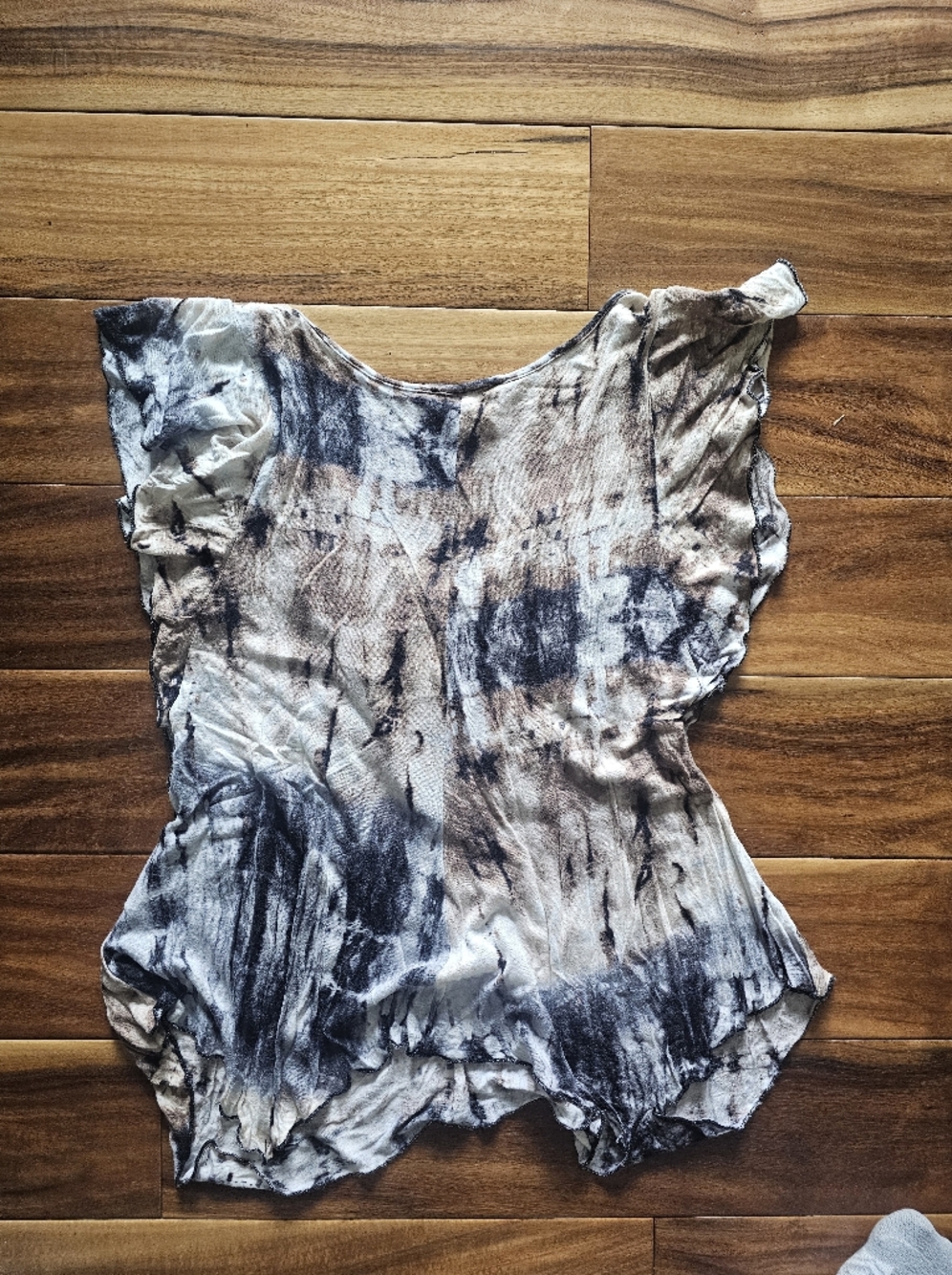 VENUS Brown & Black Tie-Dye V-Neck Top with Beaded Embellishment - Picture 5 of 6